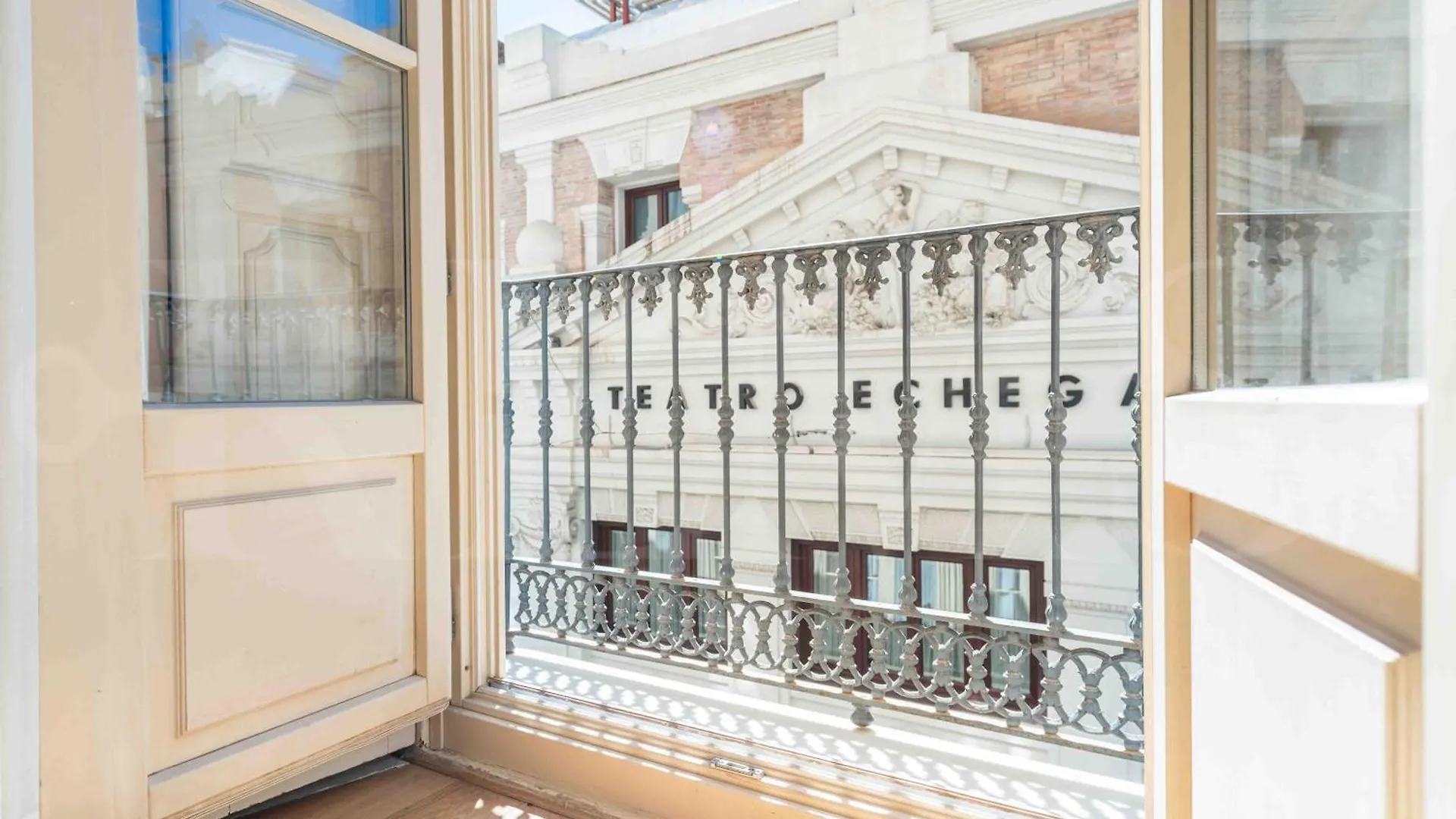 Inviting Apartment In Historic Center By Rems Màlaga